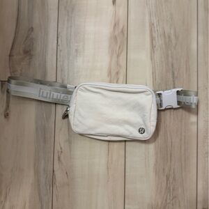 lululemon athletica Off-White Belt Bag